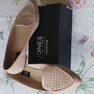 Jones New York Biege Flats Size 7.5M